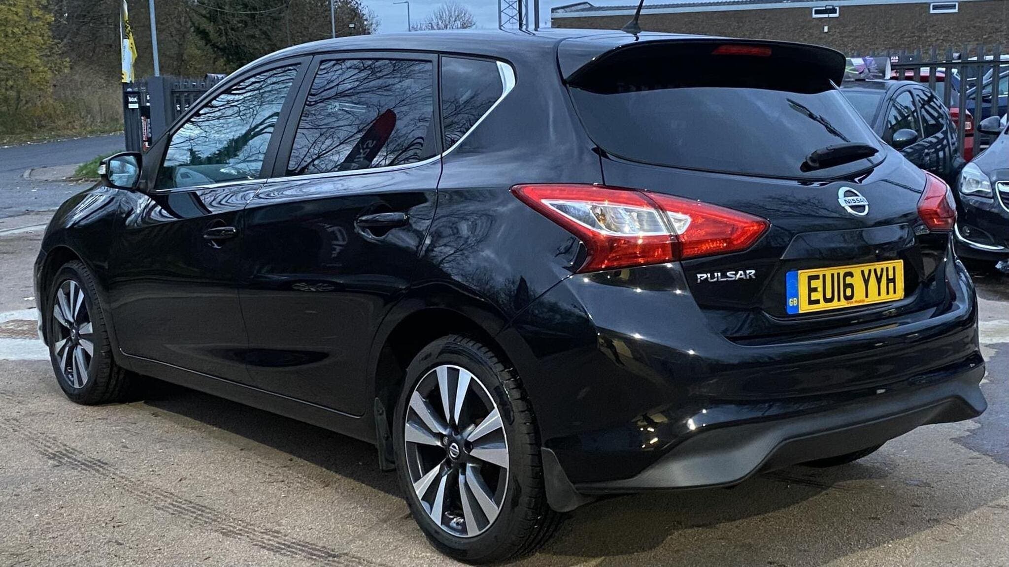 2016 Nissan Pulsar 1.2 DIG-T n-tec XTRON Euro 6 (s/s) 5dr, view