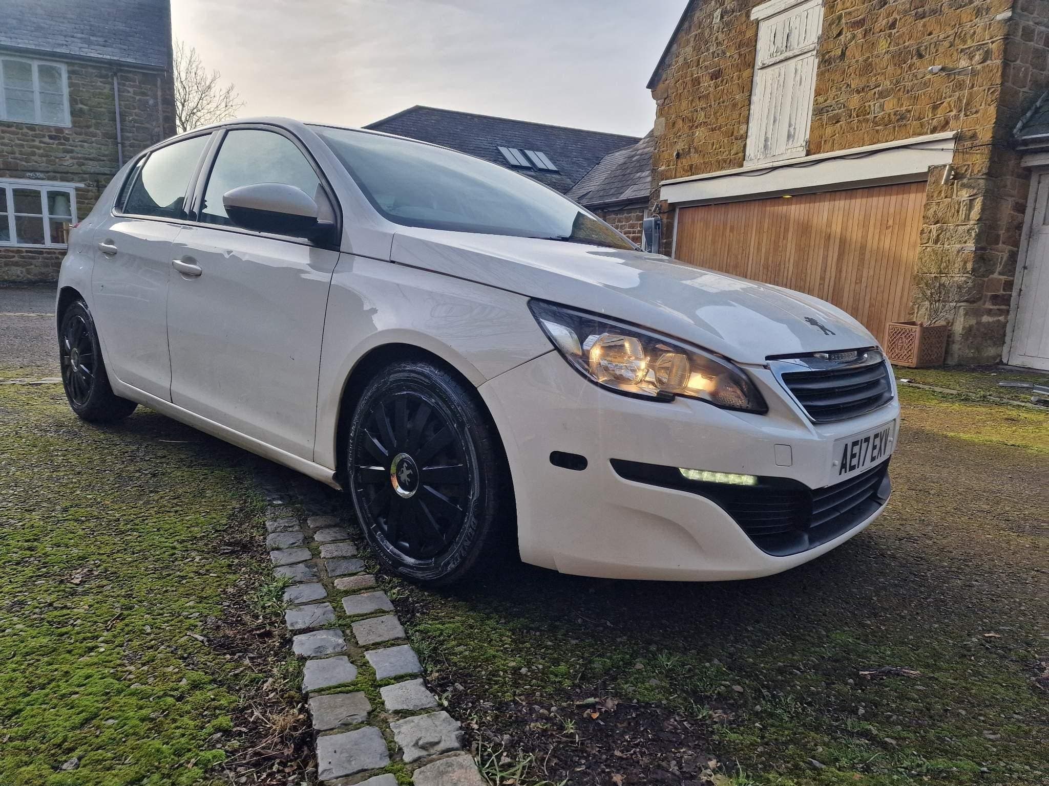 2017 Peugeot 308 1.2 PureTech exterior